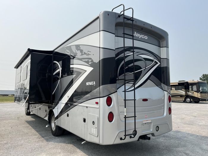 Jayco Seneca 37K Class C Family Motorhome RV 2021 Occasion VR à vendre
