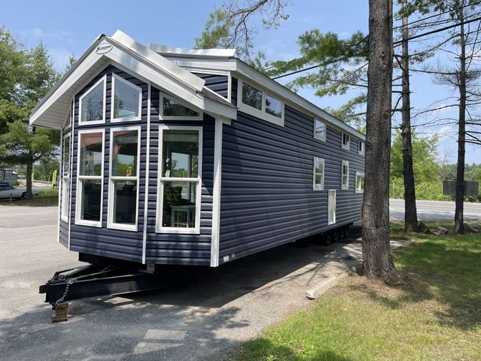 KROPF INDUSTRIES Canadian Series 6024 2024 New RV for Sale in Lakefield