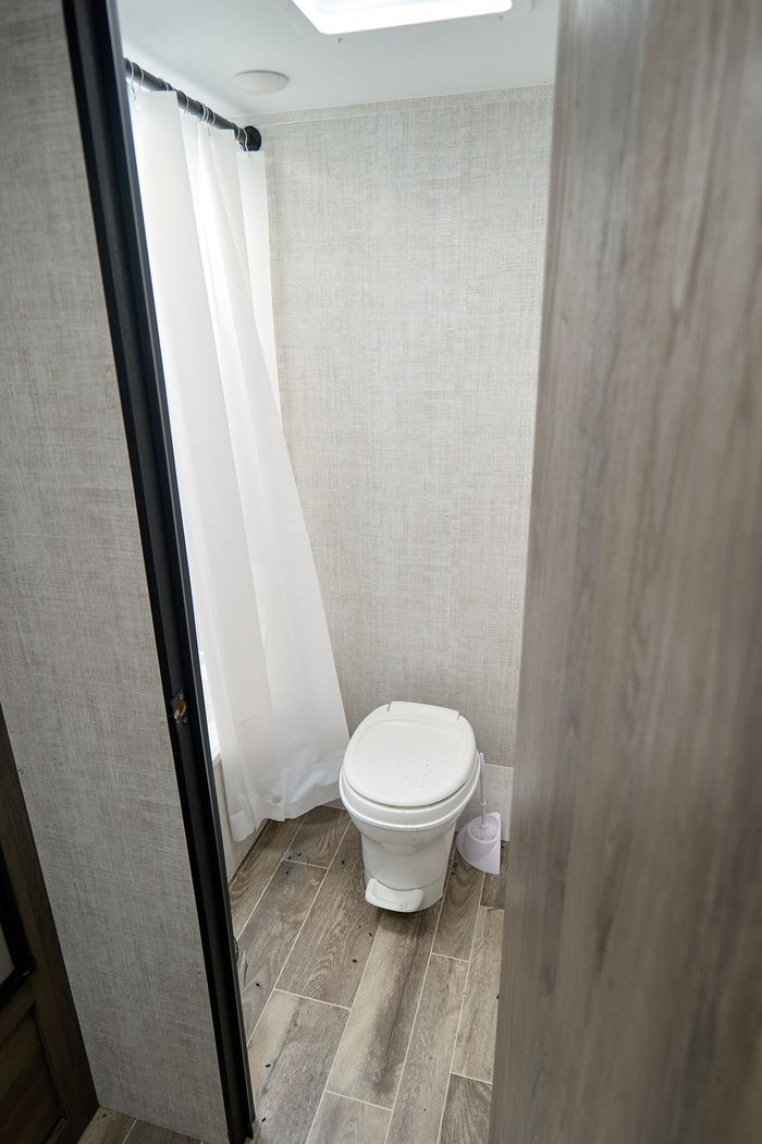 Gulf Stream Grand River 199DD 2022 Used RV for Sale in Erin, Ontario