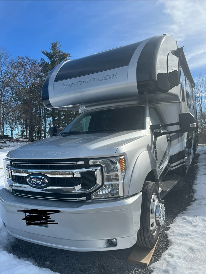 THOR MAGNITUDE XG 32 2024 Used RV for Sale in Barrie, Ontario RVDealers.ca