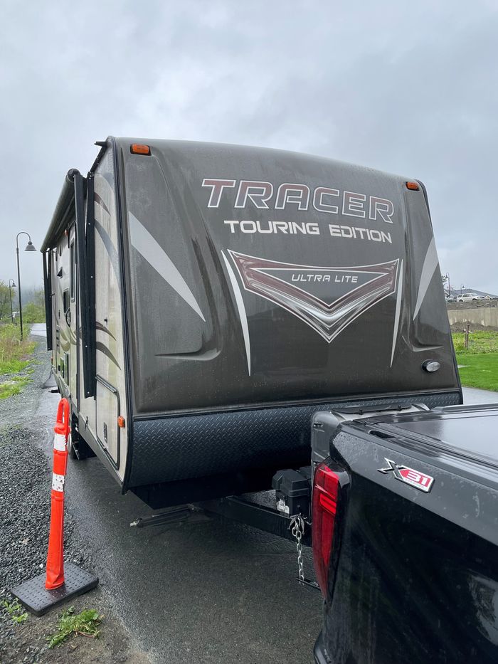 Prime Time Mfg Tracer Touring Edition Ultra Lite 230 FBS 2015 Used RV for Sale in Chilliwack