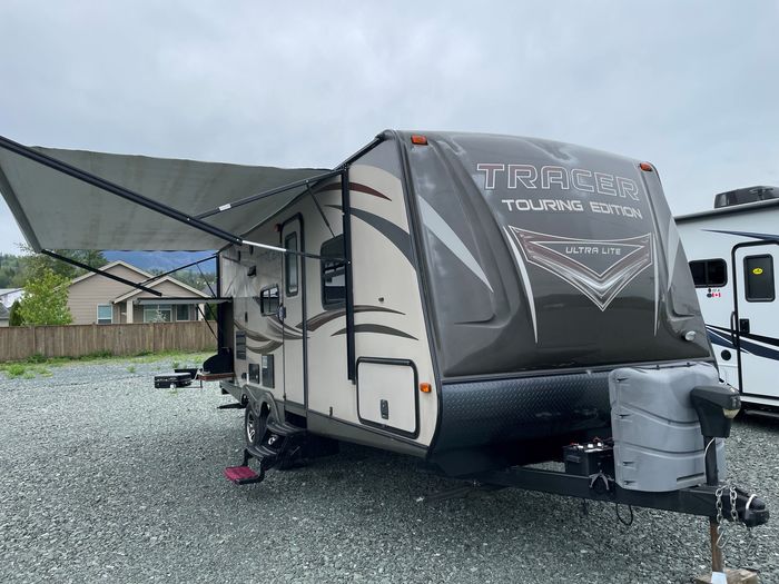 Prime Time Mfg Tracer Touring Edition Ultra Lite 230 FBS 2015 Used RV for Sale in Chilliwack