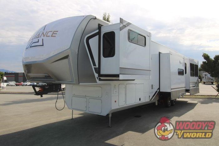 ALLIANCE RV PARADIGM 375RD 2026 New RV for Sale in Abbotsford, British ...