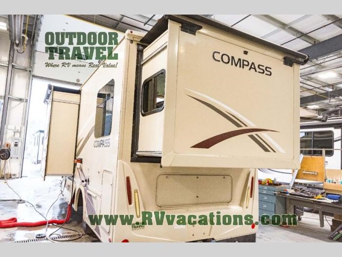 Thor Motor Coach Compass 24TX 2018 Used RV for Sale in Beamsville ...