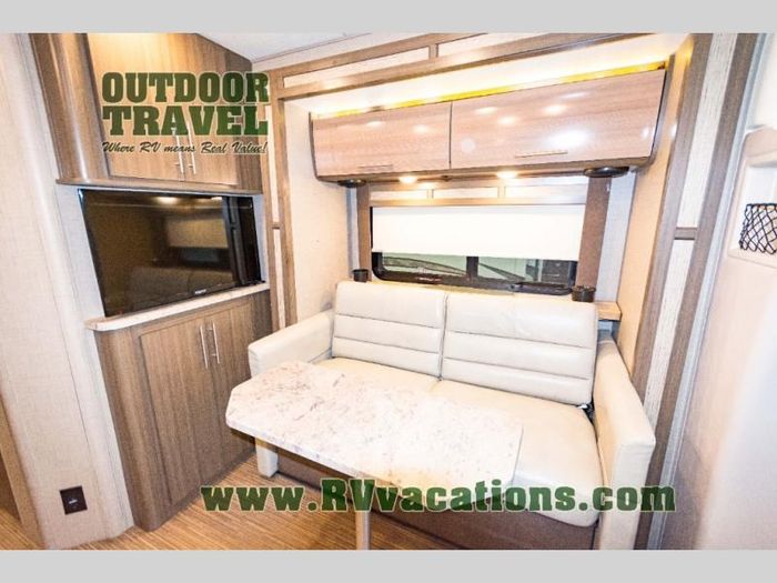 Thor Motor Coach Compass 24TX 2018 Used RV for Sale in Beamsville ...