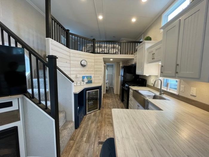 Kropf Canadian Series 6233 Loft Model 2018 Used RV for Sale in Burleigh ...