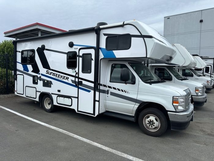 Sunseeker 2150CD 2025 Used RV for Sale in Toronto, Ontario - RVDealers.ca
