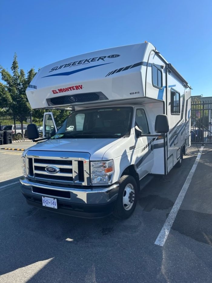 Sunseeker 2150CD 2025 Used RV for Sale in Toronto, Ontario - RVDealers.ca