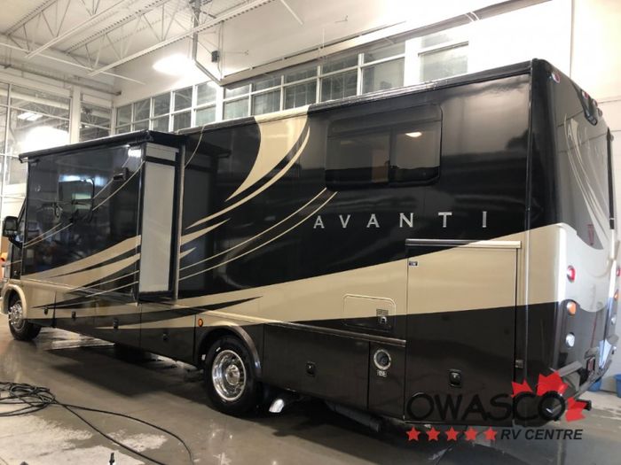 Thor Motor Coach Avanti 3106 2011 Used RV for Sale in Clarington ...