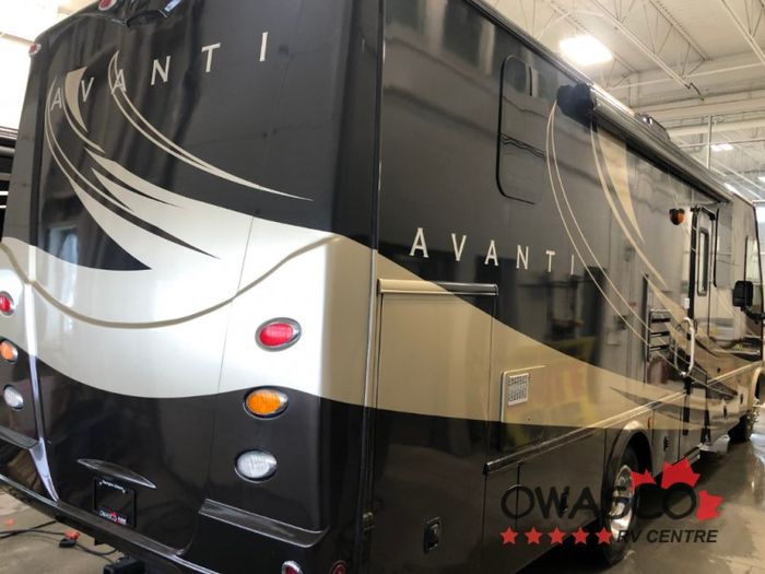 Thor Motor Coach Avanti 3106 2011 Used RV for Sale in Clarington ...