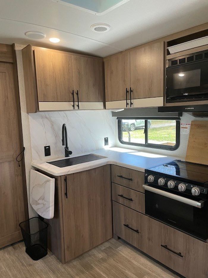 Grand Design Imagine 2800BH 2023 Used RV for Sale in Thamesford ...