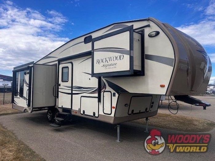 ROCKWOOD SIGNATURE ULTRA LITE 8289WS 2016 Used RV for Sale in Red Deer ...