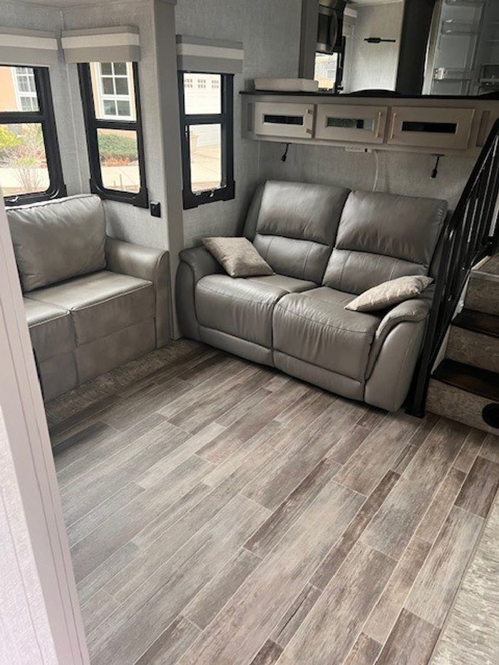 Palomino RV Columbus 1492 388FK 2021 Used RV for Sale in Salmon Arm ...