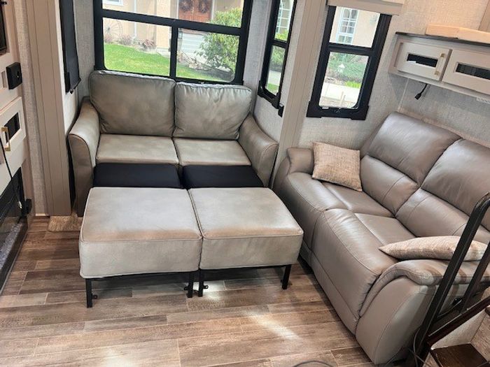 Palomino RV Columbus 1492 388FK 2021 Used RV for Sale in Salmon Arm ...