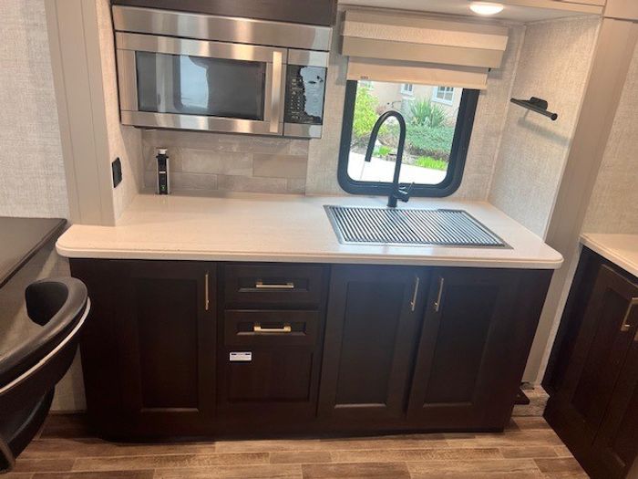 Palomino RV Columbus 1492 388FK 2021 Used RV for Sale in Salmon Arm ...