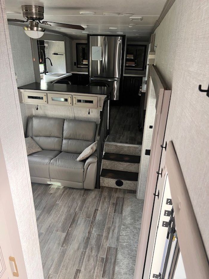 Palomino RV Columbus 1492 388FK 2021 Used RV for Sale in Salmon Arm ...